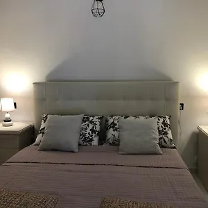  Appartamento Elegante Monolocale Al Centro Del Paese Italia